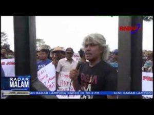 BPNT Diselewengkan, Massa Sambangi Pemkab Lampung Timur