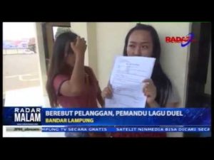 Berebut Pelanggan, Pemandu Lagu Saling Duel