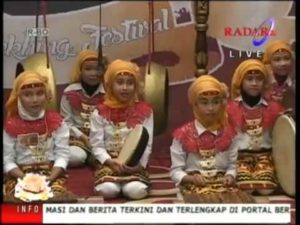 Lampung Gamolan Pekhing Festival 2016 SD AL AZHAR 1 BANDAR LAMPUNG