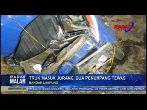 Truck Masuk Jurang, Dua Penumpang Meninggal Di Tempat