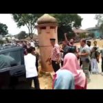 Video Amatir Detik-detik Penusukan Pada Menko Polhukam Wiranto