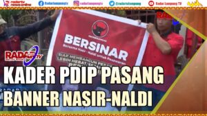 Kader PDIP Pasang Banner Nasir-Naldi