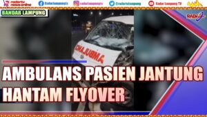 Bawa Pasien Jantung Ambulans Hantam Flyover