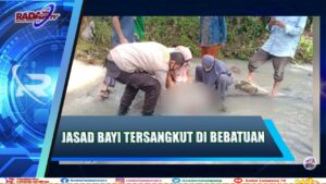 Bayi Perempuan Tersangkut Di Bebatuan Sungai