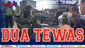 SEPEDA MOTOR VS TRUK FUSO DI LAMPUNG TIMUR