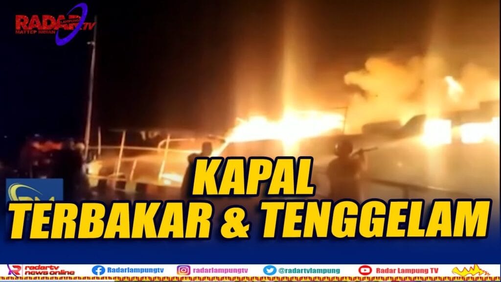 Kapal Penumpang Terbakar & Karam di Pelabuhan Panjang