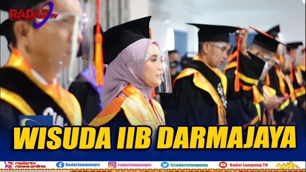 319 MAHASISWA IIB DARMAJAYA DIWISUDA