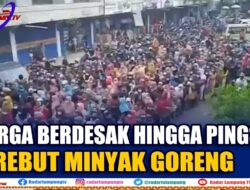 Lautan Manusia Berebut Minyak Goreng
