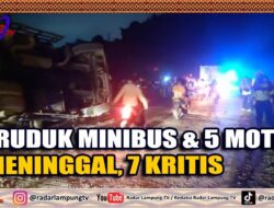 Seruduk Minibus & 5 Motor, 1 Meninggal, 7 Kritis