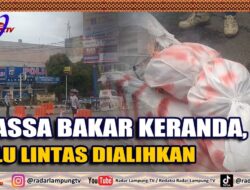 Massa Bakar Keranda, Lalu Lintas Dialihkan