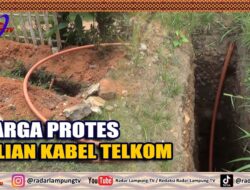 Warga Protes Galian Kabel Telkom