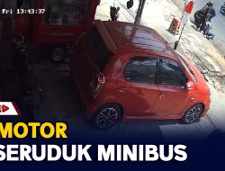 Pemotor Diseruduk Minibus