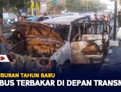 Usai Liburan Tahun Baru, Minibus Terbakar Di Depan Transmart