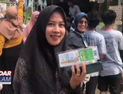 Bawa Daging Kurban, Warga Juga Dapat Doorprize