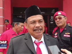 PDI P Lamteng Gelar Upacara   Lomba Makan Kerupuk