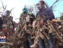 Ribuan ASN dan Siswa Menari Tuping Secara Massal
