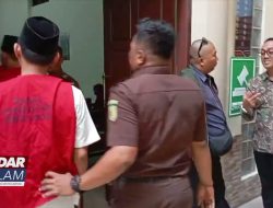 Hakim Belum Siap, Vonis Ditunda Pekan Depan