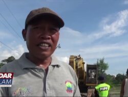WARGA BANTU PERBAIKI GORONG GORONG AMBROL