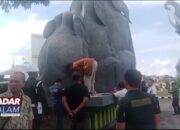 KORUPSI PROYEK GERBANG GAJAH RUMDIS BUPATI