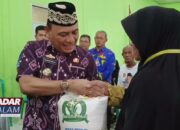 METRO : Penyaluran Beras Untuk Warga Miskin Sebanyak 3.101 Warga Miskin Semringah