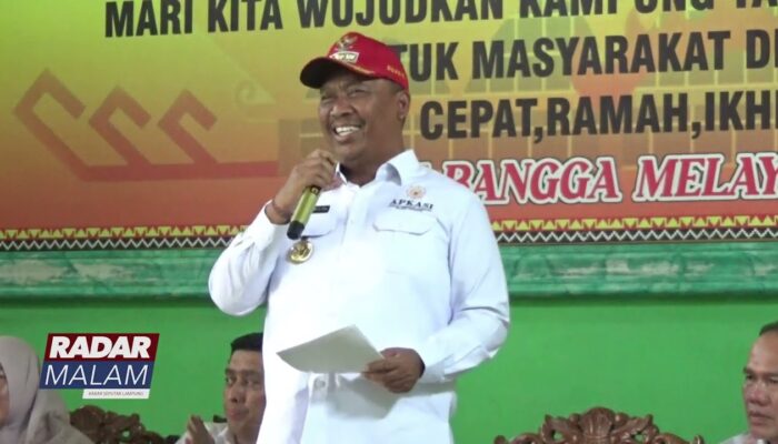 Plt  Bupati Lamteng Serahkan SPPT PBB P2 di 4 Kecamatan