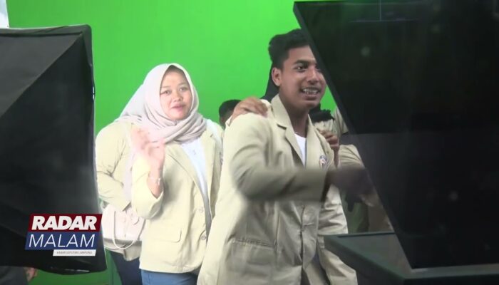 Siswa SMKS Mandiri Belajar Dunia Penyiaran di Radar TV